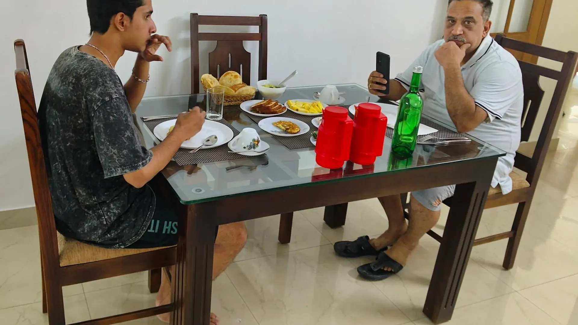 Alojamento de Acomodação e Pequeno-almoço The Reds Heritage Kochi